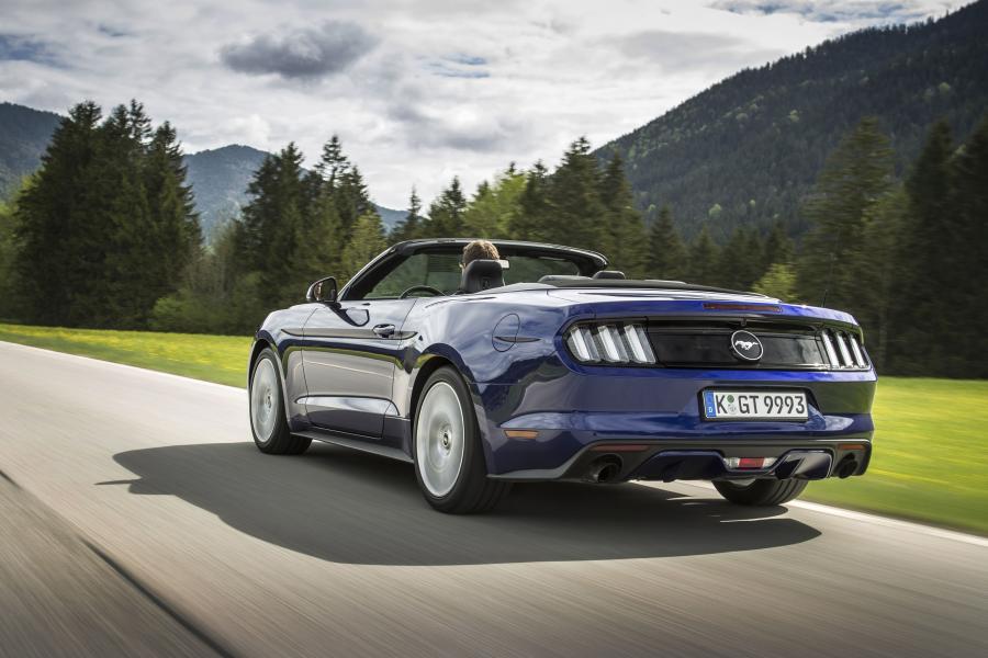  Ford Mustang EcoBoost Convertible 2015 года  (EU) (фото 3 из 10)